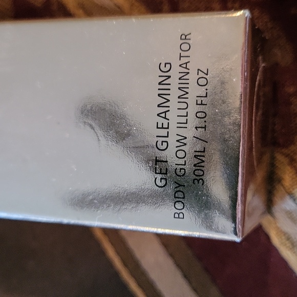 Eloise Bath & Body Eloise Get Gleaming Body Glow Illuminator Poshmark